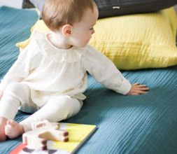 Ropa de bebé y niño de algodón orgánico