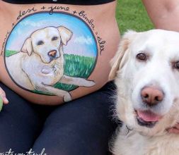 Belly painting de La que pinta con dibujo de las mascotas de la casa y el bebé